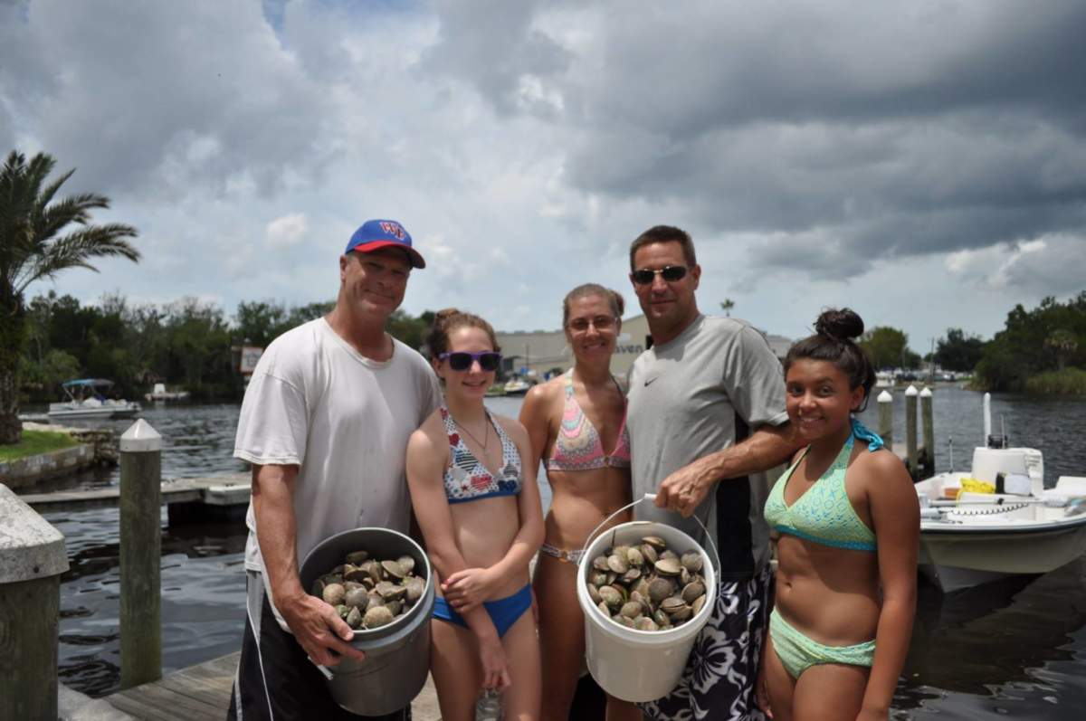 A picture of Everything you need to know about the 2024 Scalloping season in Homosassa with Fishn Fl.